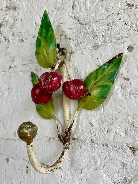 Cerezas Metálicas Con Gancho De Colgar - Italia 1980