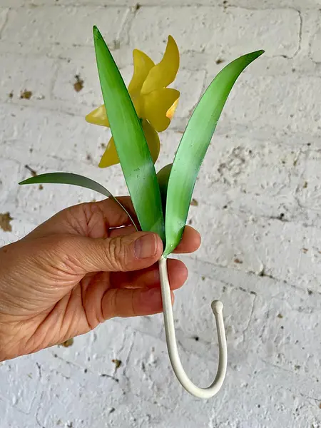 Lirio Metálico Con Gancho De Colgar