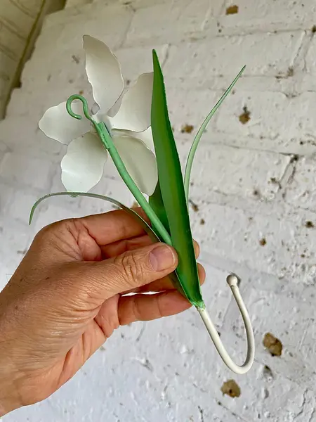 Orquídea Metálica Con Gancho De Colgar