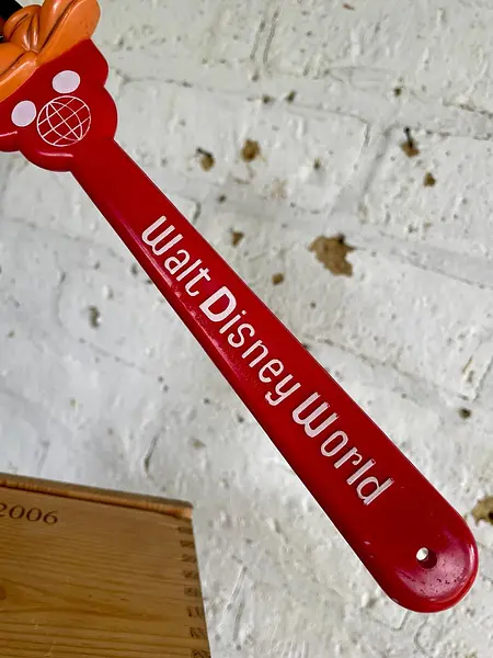 Rascador De Espaldas Mickey Mouse Disney - Hong Kong 1980