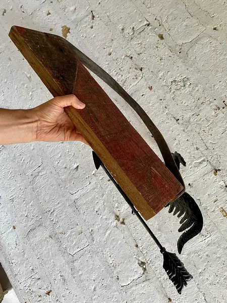 Letrero De Colgar Rústico Antiques Con Gallo