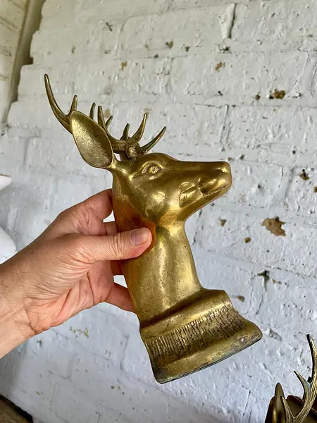 Venados Tranca Libros En Bronce - Corea 1950