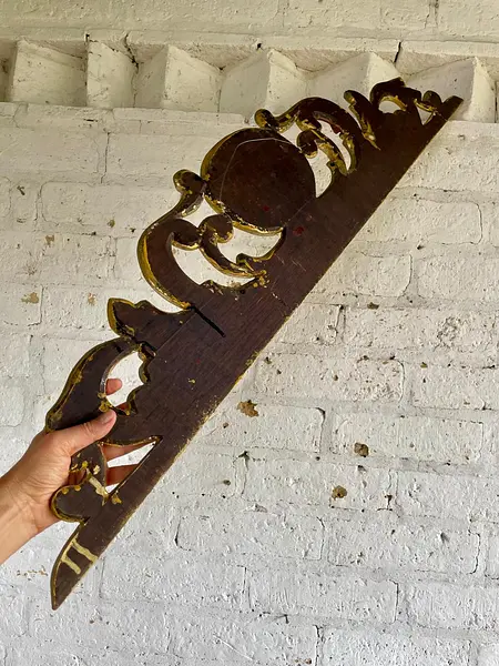 Friso De Madera Tallada