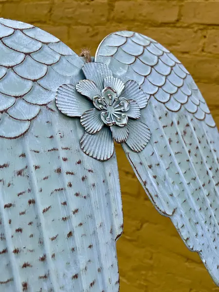 Alas Metálicas Repujadas