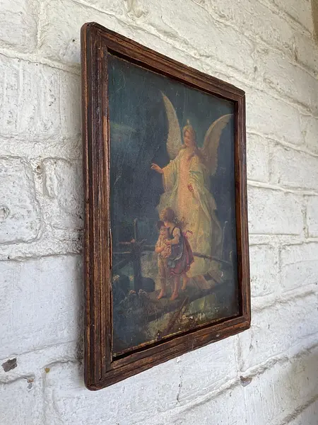 Icono Del Angel Guardián Con Moldura Rústica Caoba