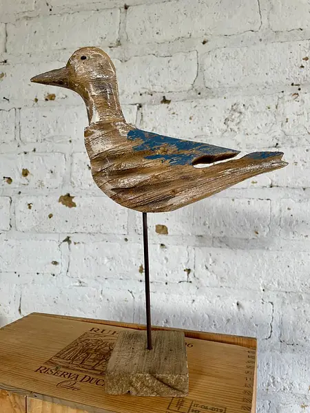Gaviota Sobre Pedestal Y Acabado Azul Envejecido