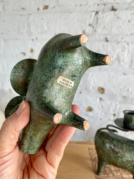 Candelabros X 2 Con Figuras De Cerdo - Indonesia 1990