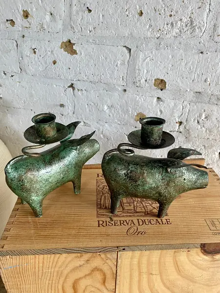 Candelabros X 2 Con Figuras De Cerdo - Indonesia 1990