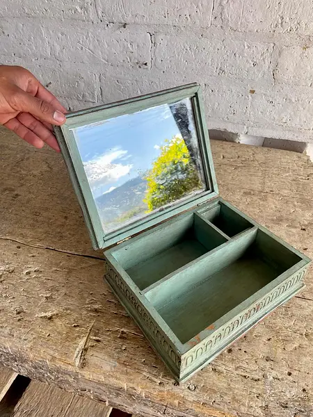 Caja Espejo Rústica Y Compartimentos Internos