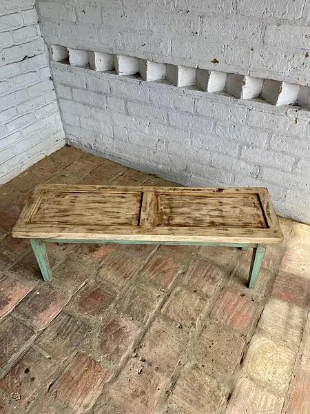 Banca Rústica Elaborada Con Puerta Reciclada