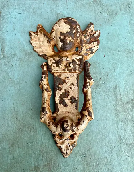 Aldaba Metálica Con Forma De Ángel