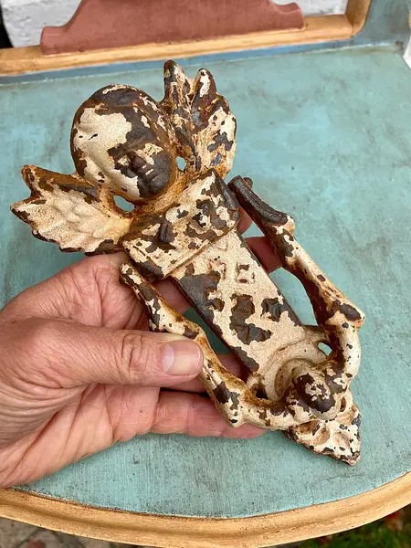 Aldaba Metálica Con Forma De Ángel