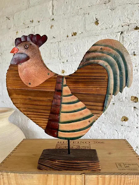 Figura De Gallo Rústico De Madera Y Metal