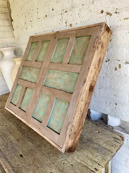 Ventana De Dos Puertas Balaustres De Madera - Colombia 1940