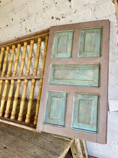 Ventana De Dos Puertas Balaustres De Madera - Colombia 1940