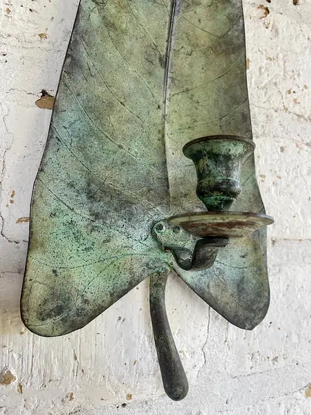 Candelabro De Pared En Forma De Hoja