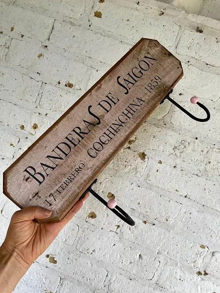 Perchero Banderas De Saigón 2 Ganchos