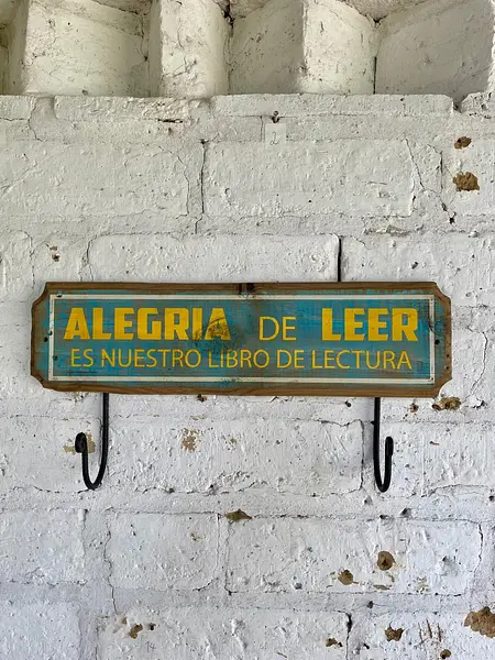 Perchero Alegría De Leer 2 Colgadores