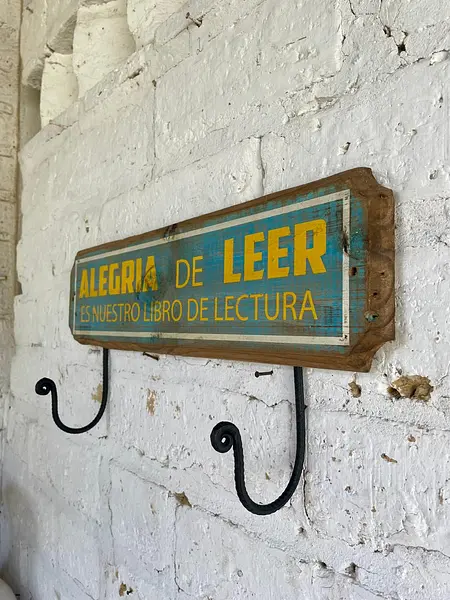 Perchero Alegría De Leer 2 Colgadores