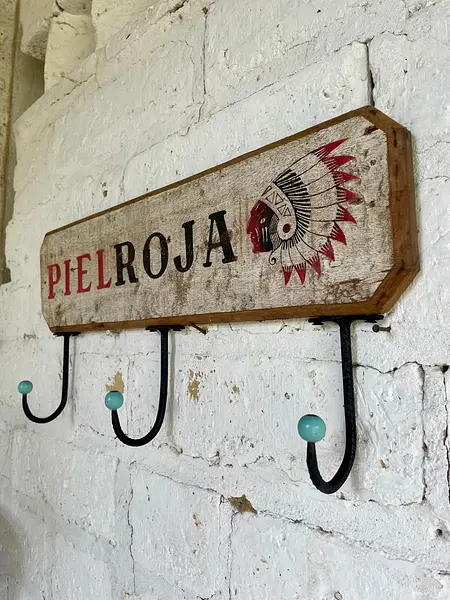 Perchero Indio Piel Roja 3 Colgadores