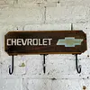 Perchero Rústico Chevrolet Con 3 Colgadores Metálicos