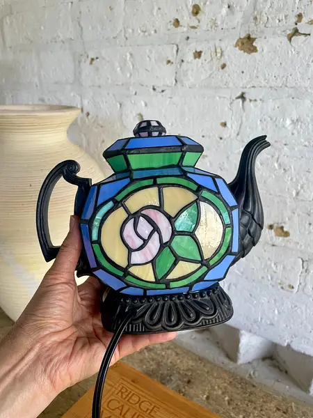 Lámpara En Forma De Tetera Estilo Tiffany