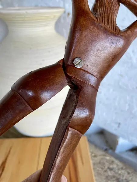 Cascanueces Artesanal Con Forma De Mujer - Filipinas 1950