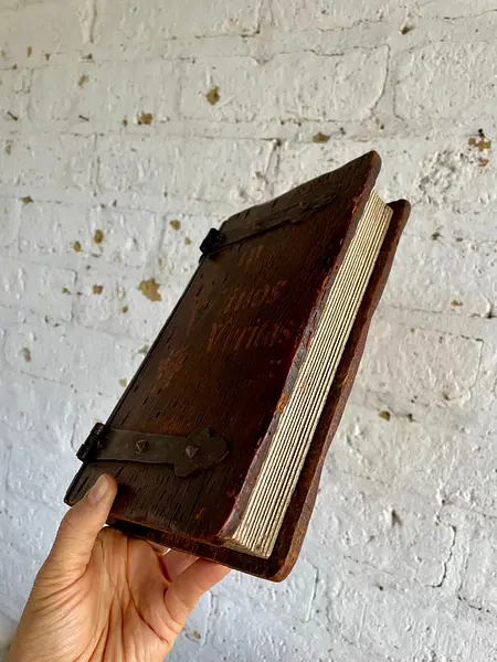 Caja Libro De Madera Con Herrajes - España 1900