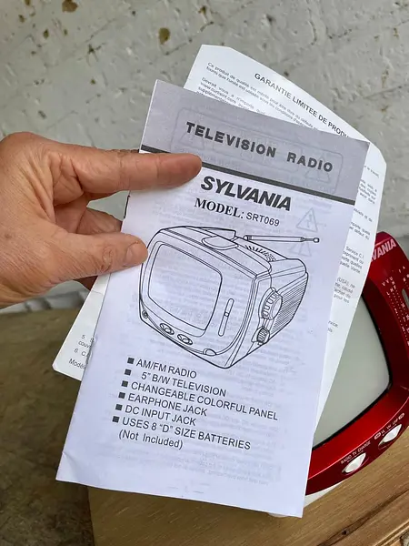 Televisor Retro Con Radio Incorporado - China 2006
