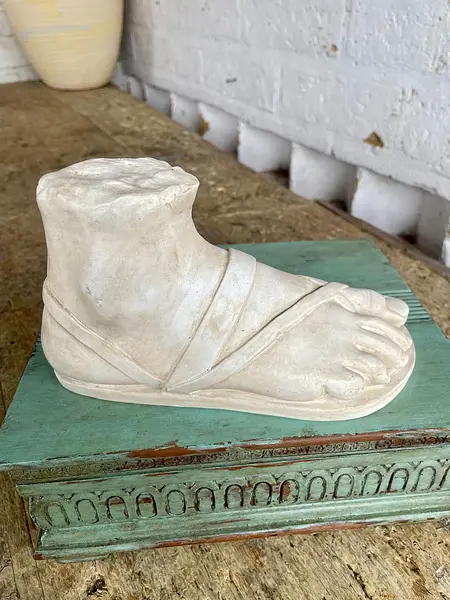 Pie Griego Romano Con Sandalia - Grecia 2020