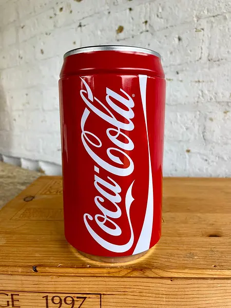 Alcancía Coca Cola De Latón - China 2023