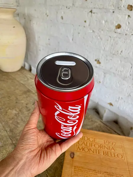 Alcancía Coca Cola De Latón - China 2023