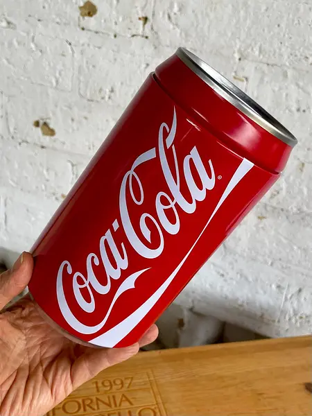 Alcancía Coca Cola De Latón - China 2023