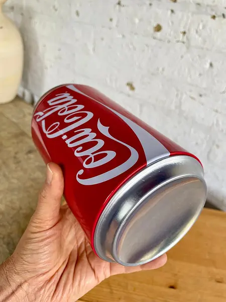 Alcancía Coca Cola De Latón - China 2023