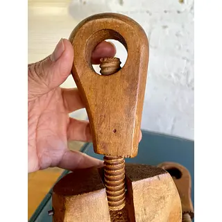 Hormas graduables para estirar zapatos