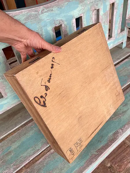 Caja De Madera Para Botellas De Vino - U.S.A. 2005