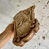 Placa De Pared En Relieve Envejecida