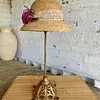 Lámpara Rústica Con Sombrero Cloche Y Flores