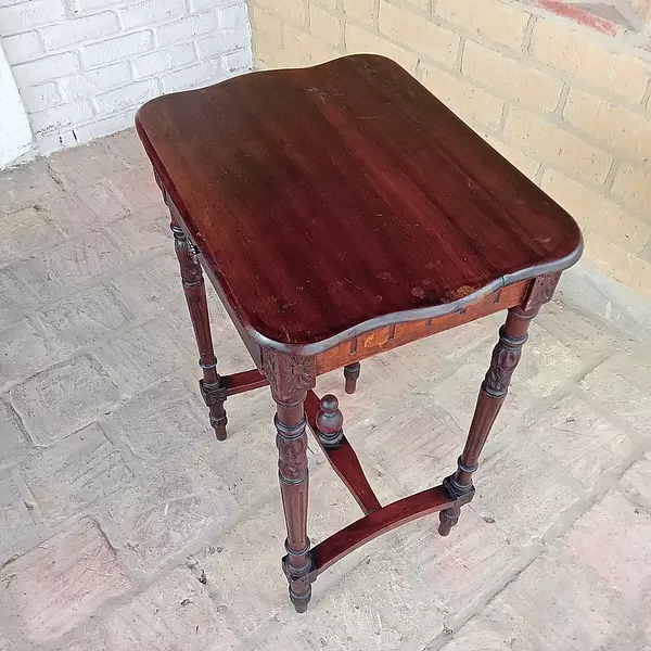 Mesa Cajón Roble Tallada 1940