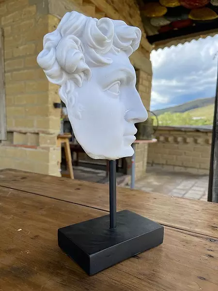 Escultura De Una Cara Griega