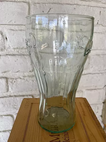 Jarro Transparente Con La Marca Coca Cola
