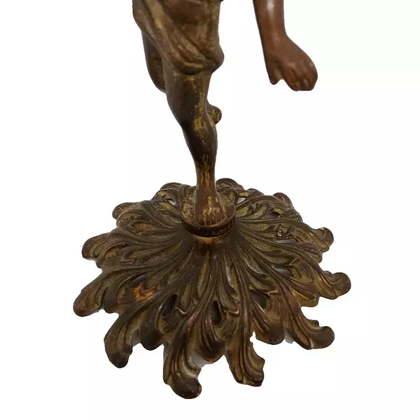 Candelabro Con Figura De Bronce