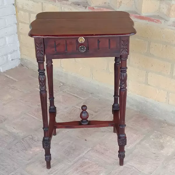 Mesa Cajón Roble Tallada 1940