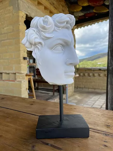 Escultura De Una Cara Griega