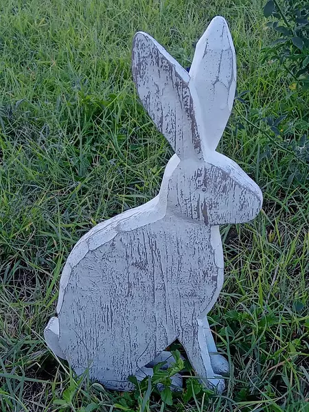 Conejo En Resina Con Apariencia De Madera