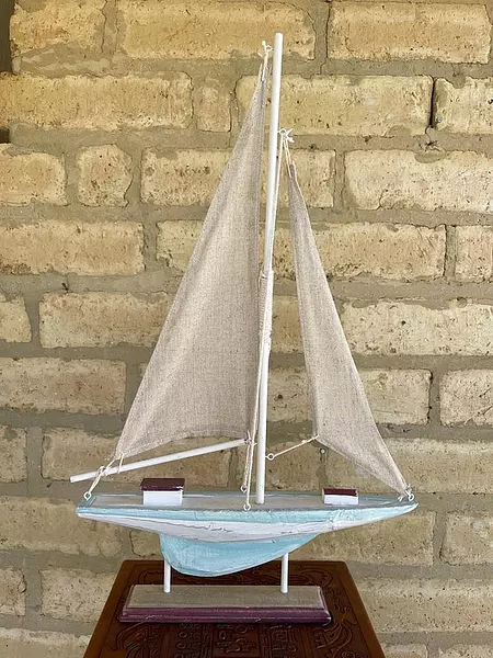 Velero De Madera Y Lona