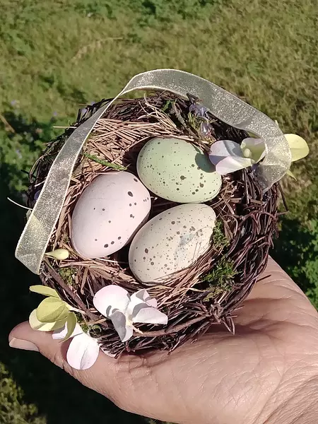 Nido Con 3 Huevos De Pascua